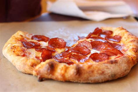 If you’re craving pizza but don’t feel like leaving your house, delivery is the perfect solution. But how do you find the closest delivery pizza near you? Here are some tips and tr...